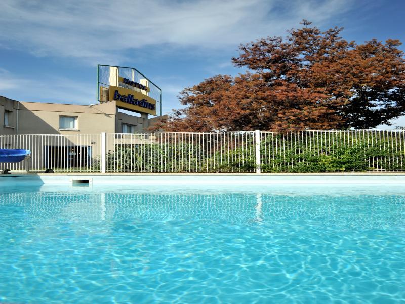 The Originals Access, Hotel Clermont-Ferrand Nord Chateaugay Exterior photo
